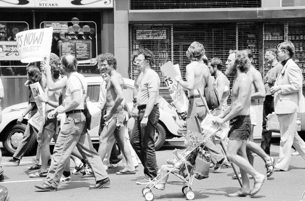 Un bref historique des manifestations et défilés gay à Montréal