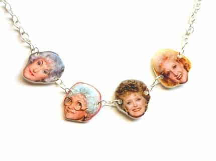 un_colier_des_golden_girls